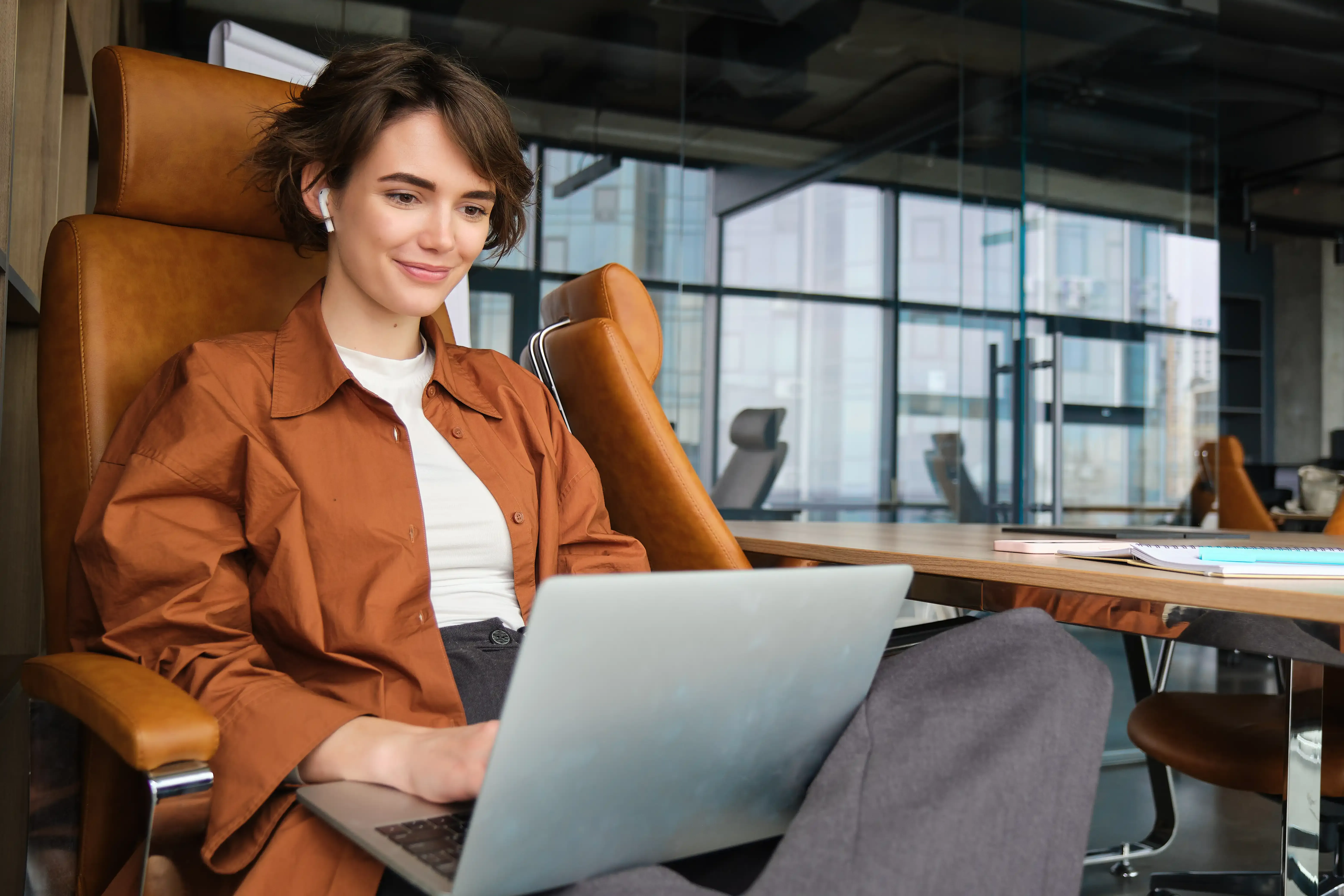 Administrator managing privileged sessions securely on enterprise servers